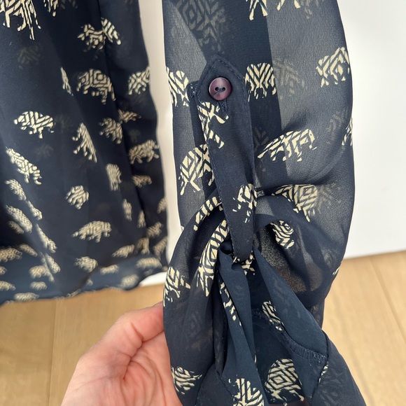 Japna Sheer blouse with cream colored elephant pattern - Picture 3 of 4